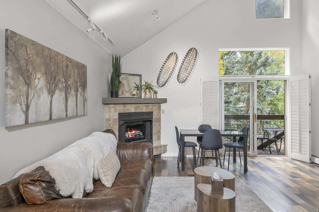 Ski-In/Out Condo | Hot Tub | Fireplace