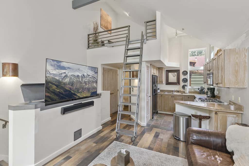 Ski-In/Out Condo | Hot Tub | Fireplace