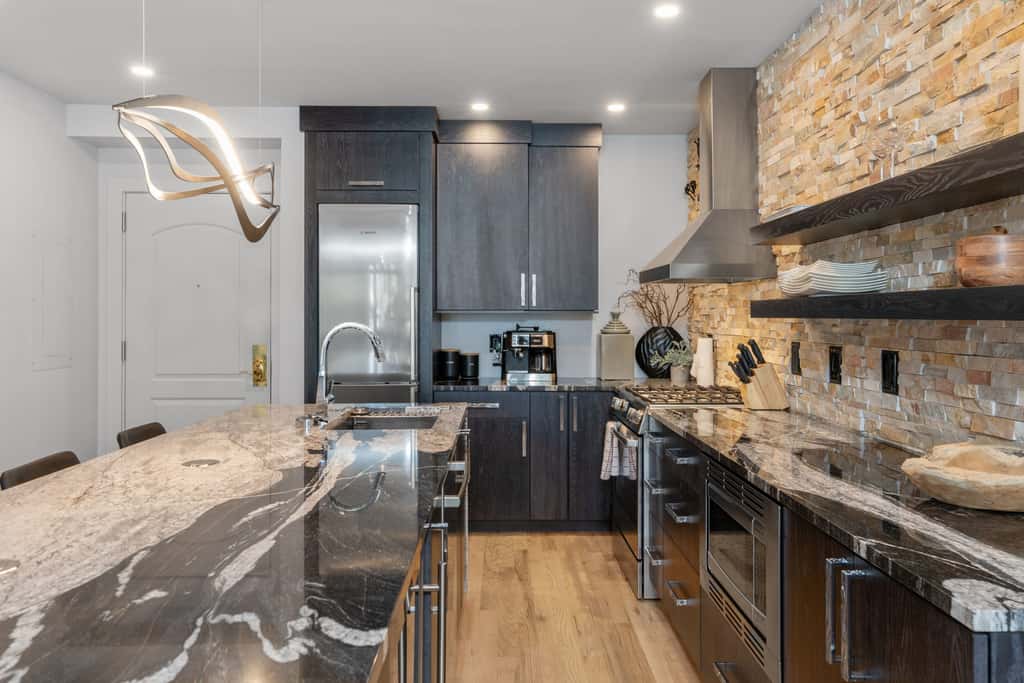 Fully Remodeled Luxury 1BR | Gondola • A/C • Steam Shower