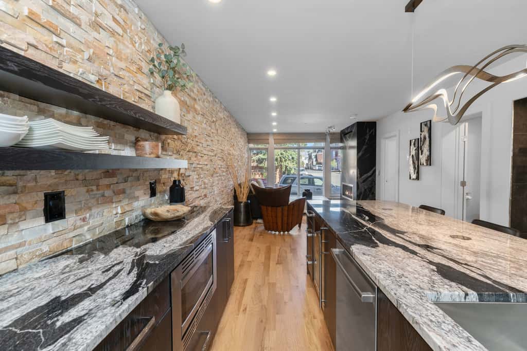 Fully Remodeled Luxury 1BR | Gondola • A/C • Steam Shower