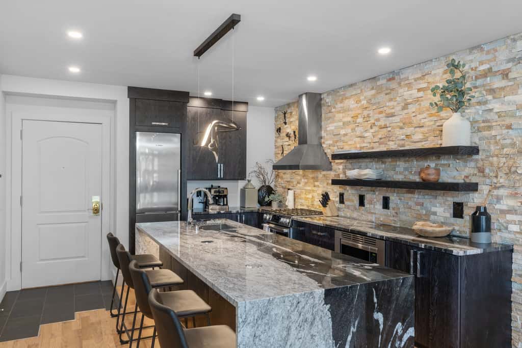 Fully Remodeled Luxury 1BR | Gondola • A/C • Steam Shower