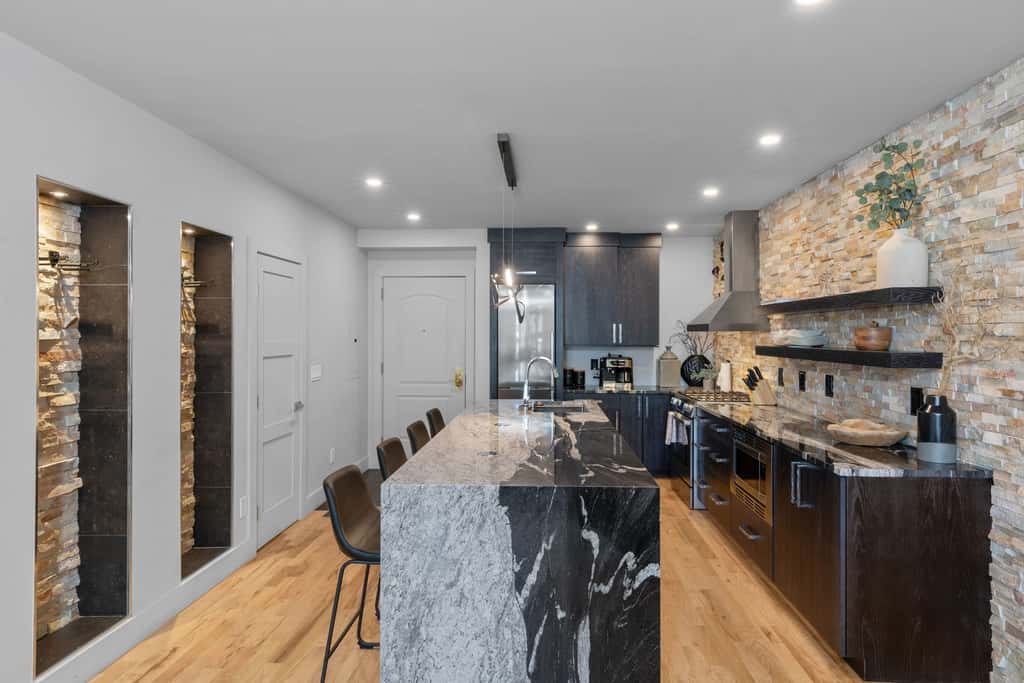 Fully Remodeled Luxury 1BR | Gondola • A/C • Steam Shower