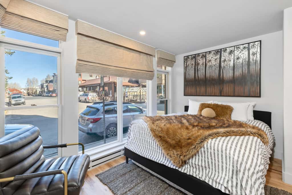 Fully Remodeled Luxury 1BR | Gondola • A/C • Steam Shower