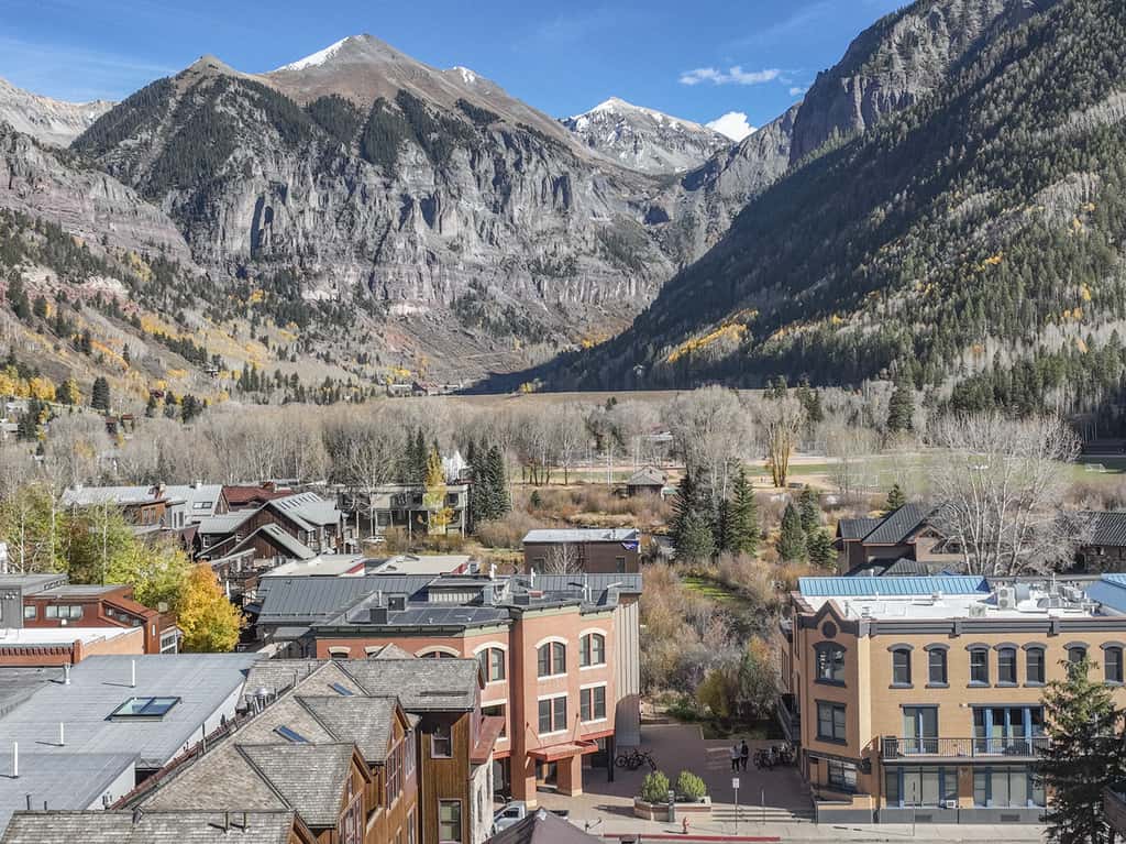 Fully Remodeled Luxury 1BR | Gondola • A/C • Steam Shower