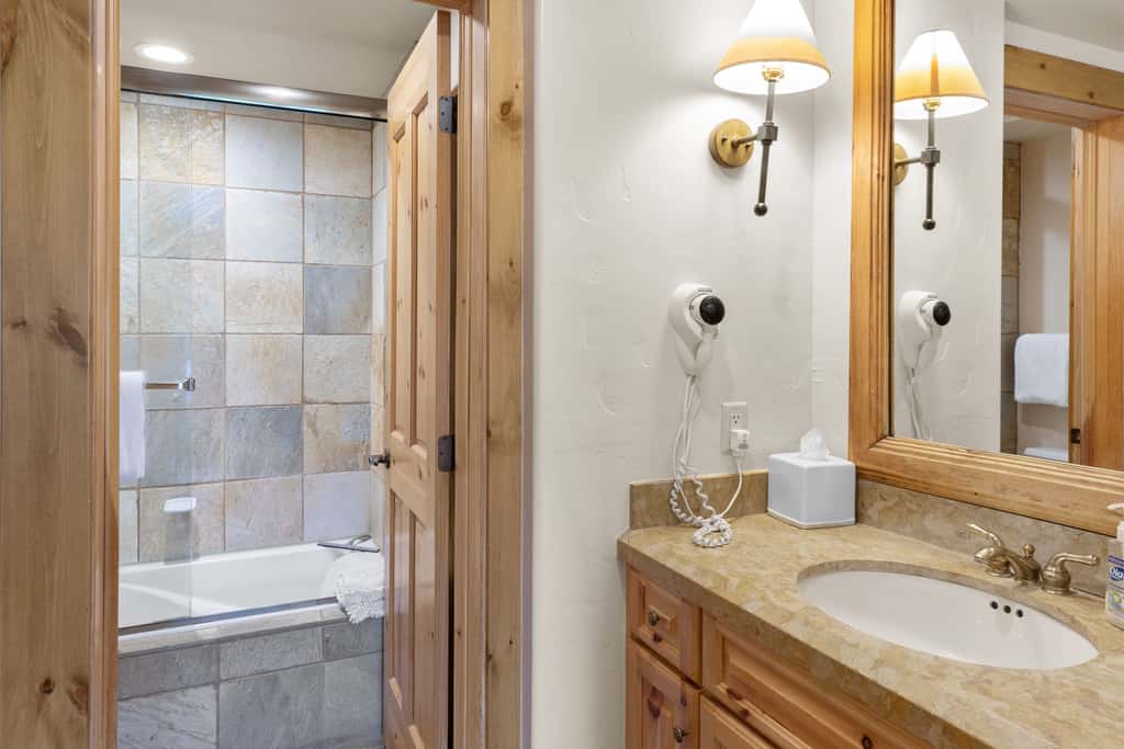 Have It All! Ski in/out Affordable Too!