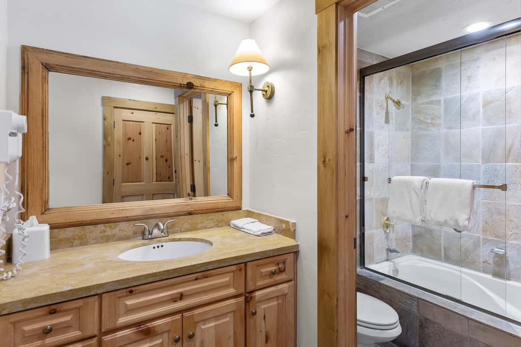 Telluride Mountain Lodge Ski in and Out - Stay and Save!
