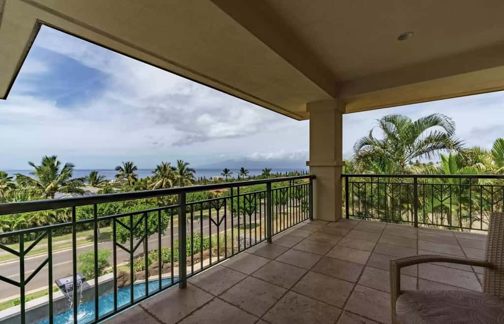 Breathtaking Oceanfront Lahaina Villa
