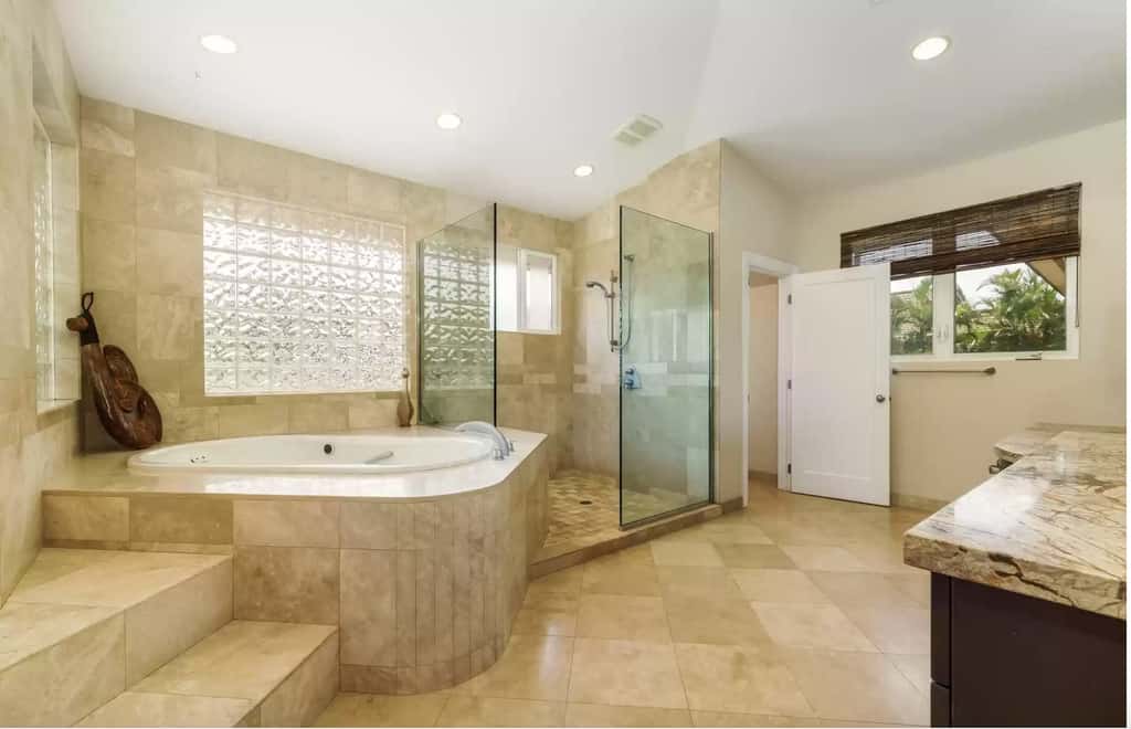 Breathtaking Oceanfront Lahaina Villa