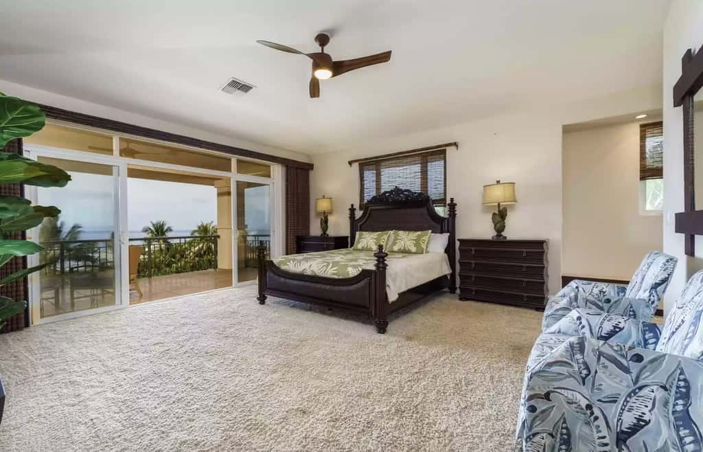 Breathtaking Oceanfront Lahaina Villa