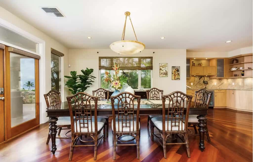 Breathtaking Oceanfront Lahaina Villa