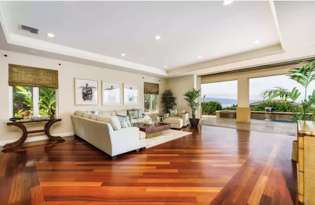 Breathtaking Oceanfront Lahaina Villa