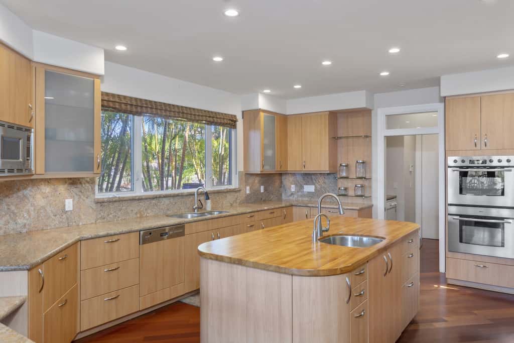 Breathtaking Oceanfront Lahaina Villa