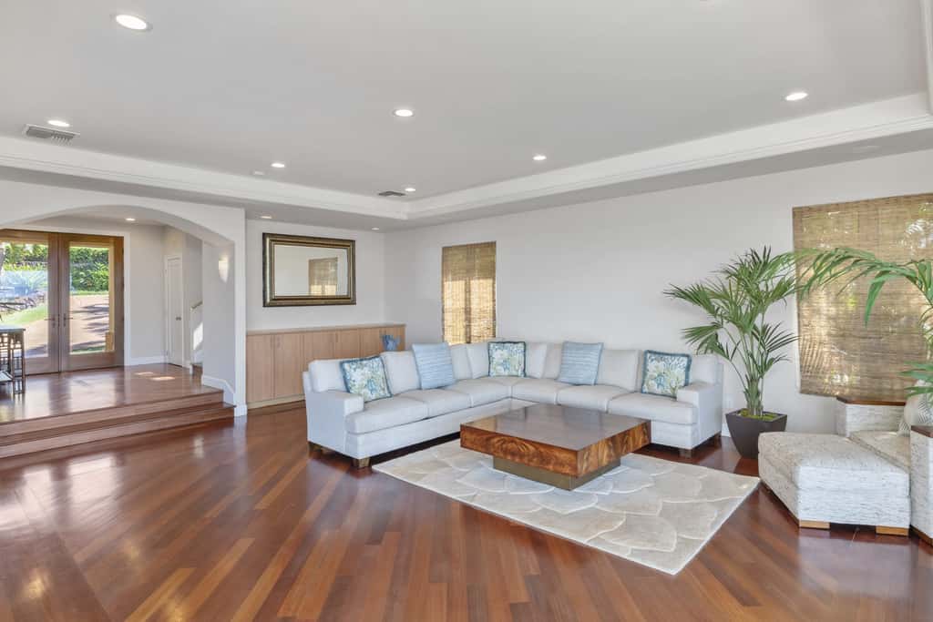 Breathtaking Oceanfront Lahaina Villa