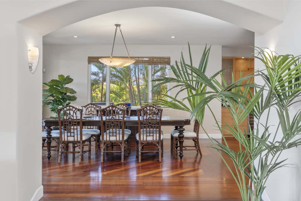 Breathtaking Oceanfront Lahaina Villa