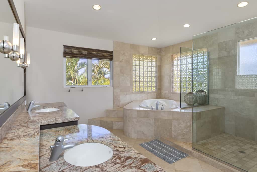 Breathtaking Oceanfront Lahaina Villa