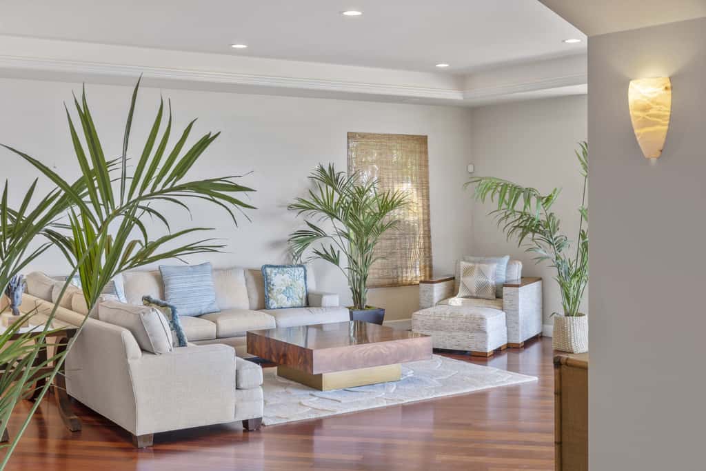 Breathtaking Oceanfront Lahaina Villa