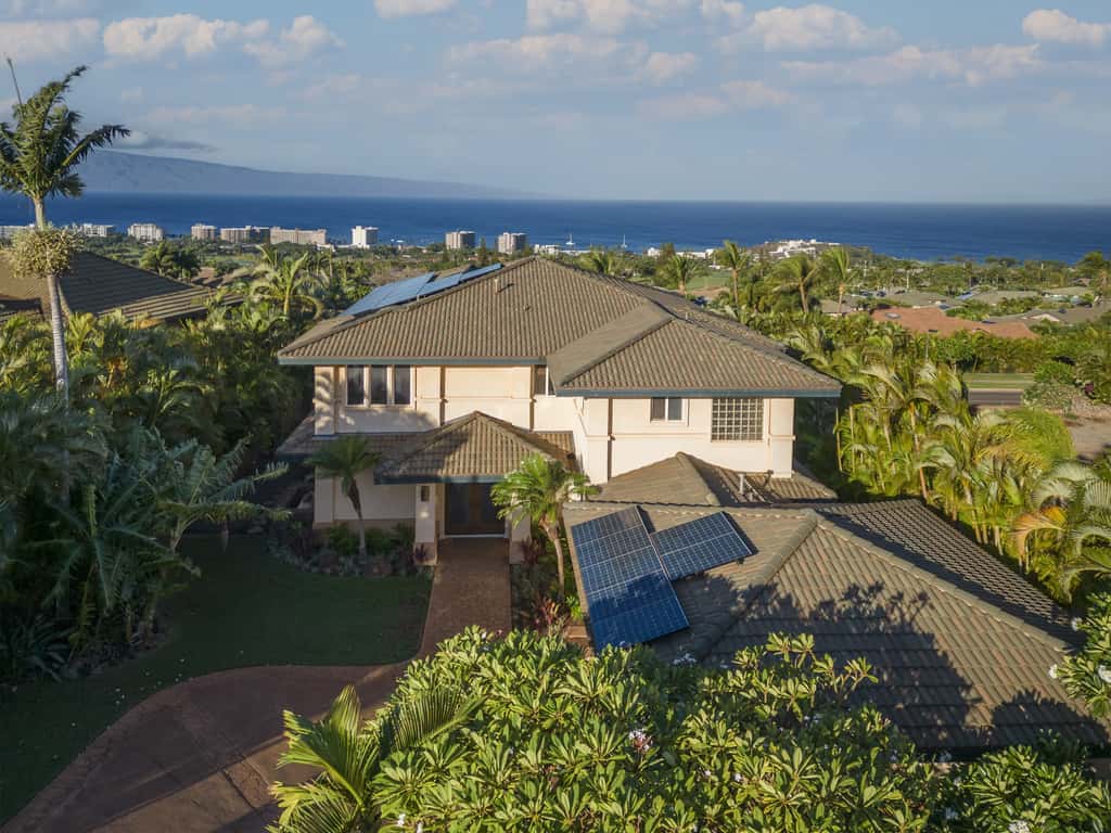 Breathtaking Oceanfront Lahaina Villa