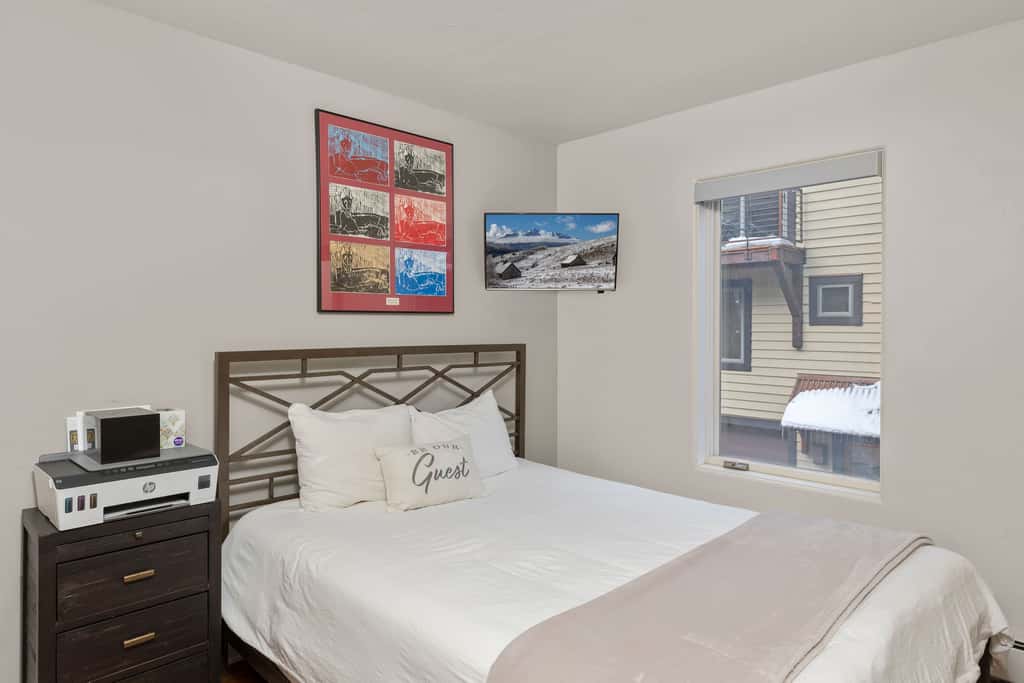 Remodeled Luxury Condo - Skii in Skii out