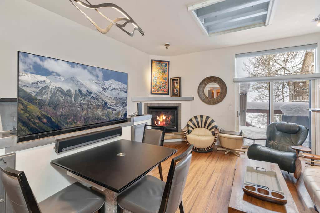 Remodeled Luxury Condo - Skii in Skii out