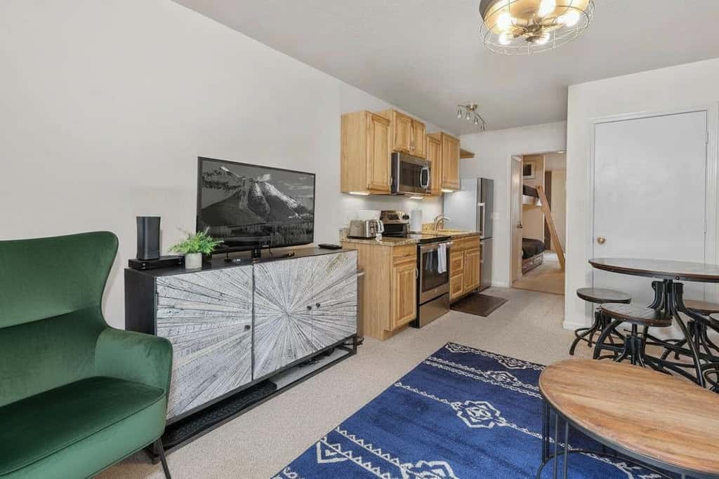 Your Telluride Base Camp Lift 7 Ski Acc. & Hot Tub