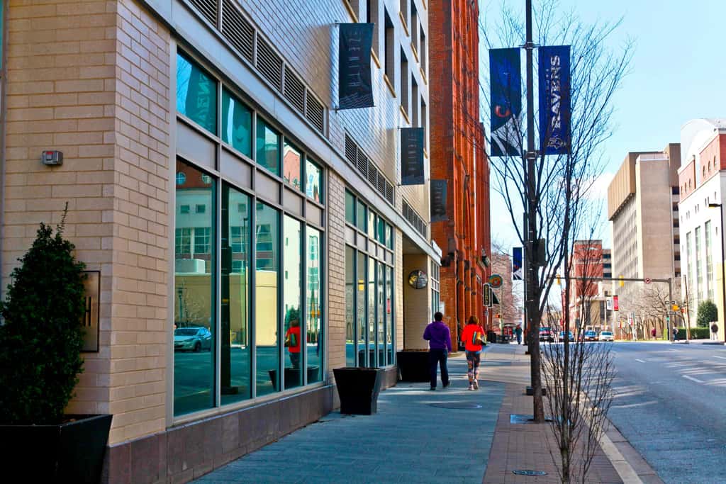 2 Bedroom Fully Furnished Apartment in Baltimore Downtown