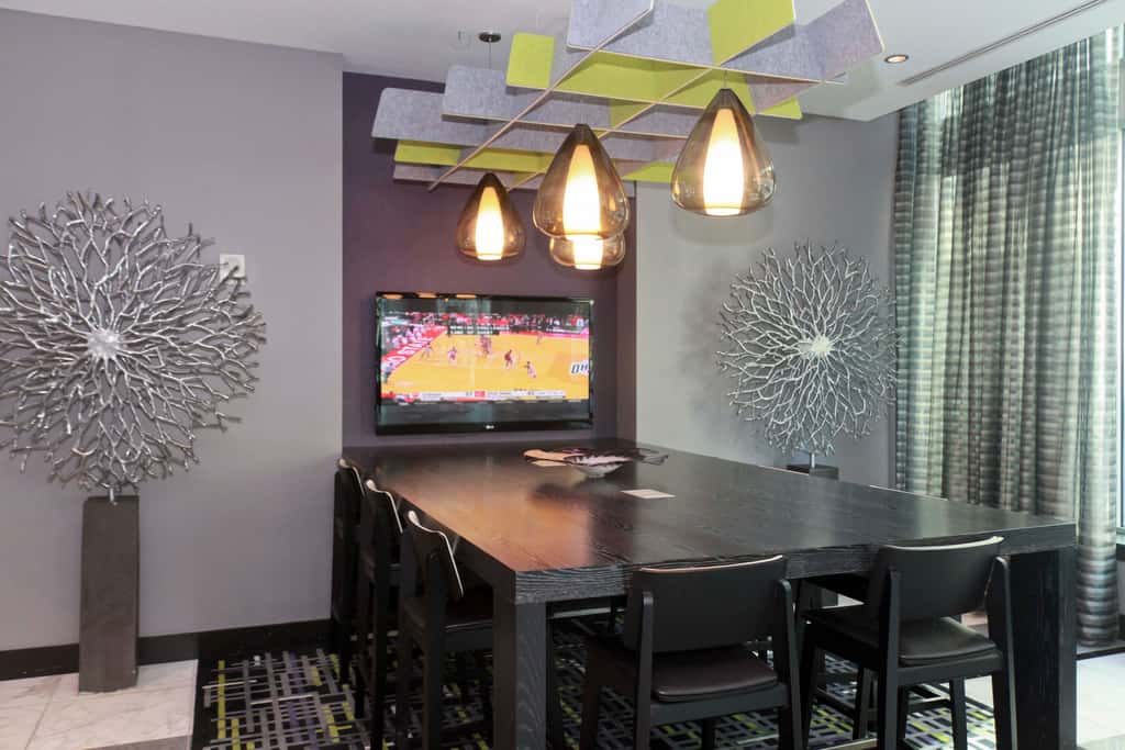 2 Bedroom Fully Furnished Apartment in Baltimore Downtown