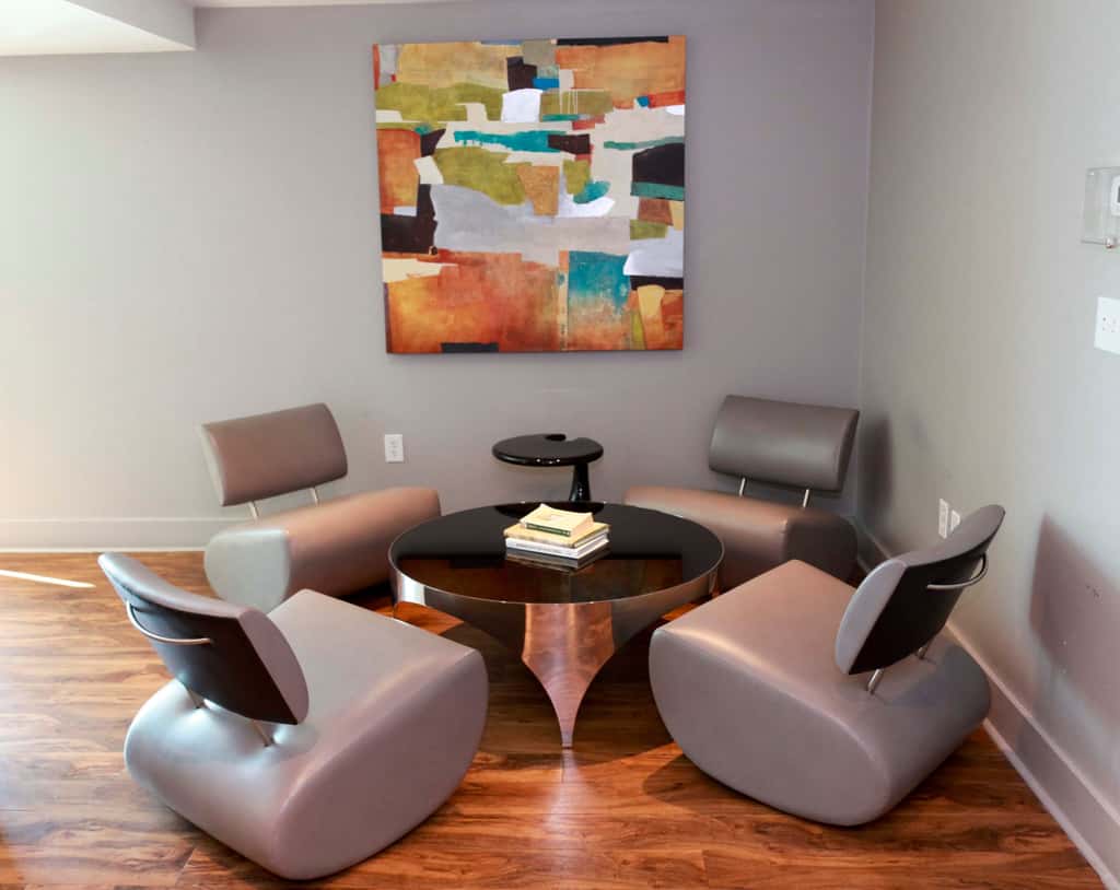 2 Bedroom Fully Furnished Apartment in Baltimore Downtown