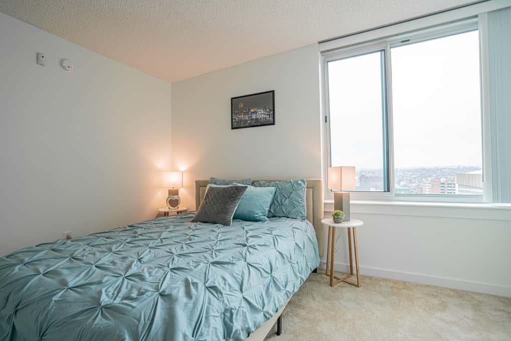 2 Bedroom Fully Furnished Apartment in Baltimore Downtown