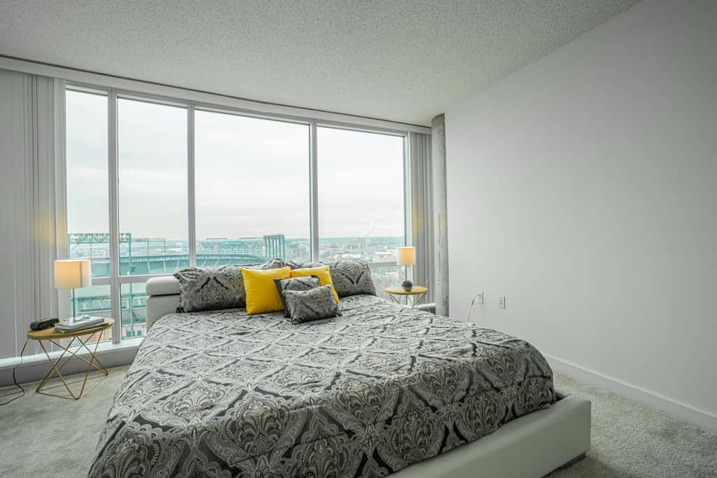2 Bedroom Fully Furnished Apartment in Baltimore Downtown