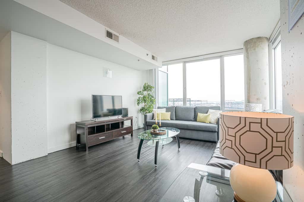 2 Bedroom Fully Furnished Apartment in Baltimore Downtown