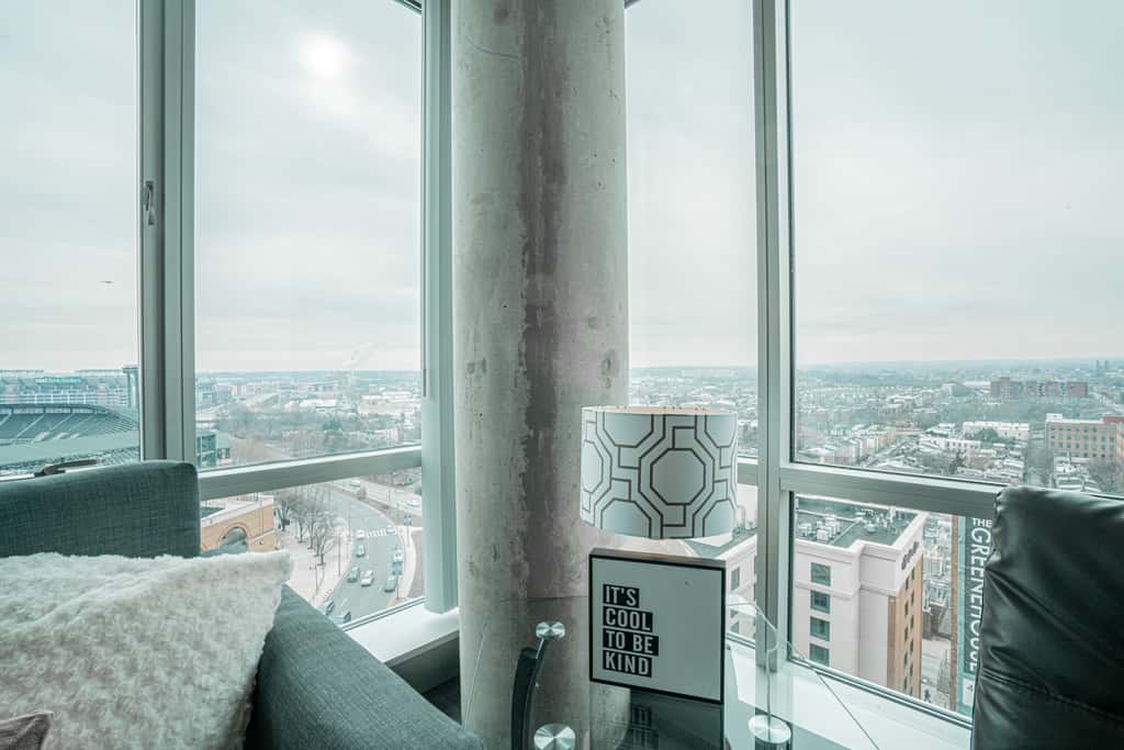 2 Bedroom Fully Furnished Apartment in Baltimore Downtown