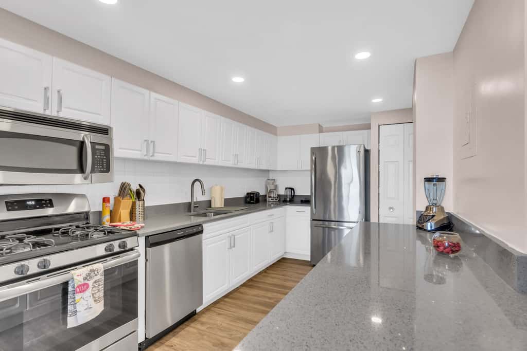 Furnished Apartment in Crystal City near Pentagon