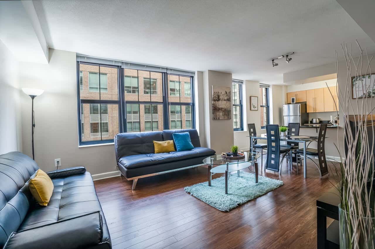 Beautiful 2 Bedroom Fully Furnished Apartment on Harborfront | 2 Bed ...