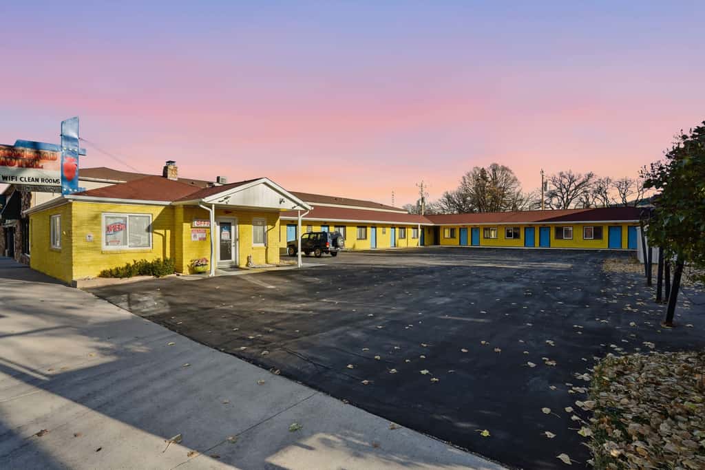 Arrowhead Motel Sundance WY - 2 Bedroom Residence • Vibe 9105