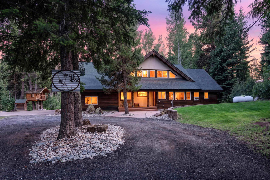 Off the Hook | Riverside McCall Cabin, Sleeps 12