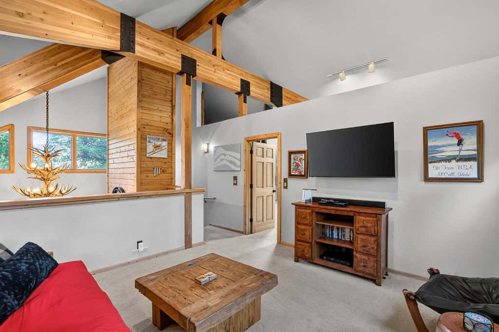 Off the Hook | Riverside McCall Cabin, Sleeps 12