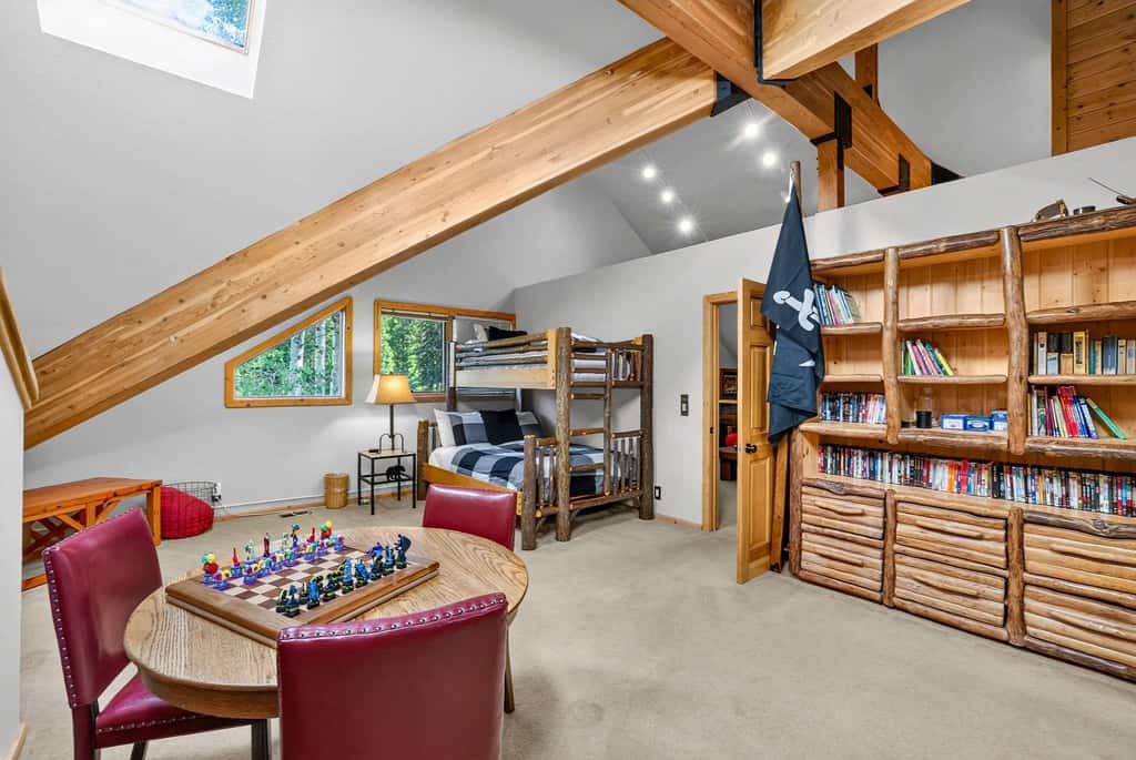Off the Hook | Riverside McCall Cabin, Sleeps 12