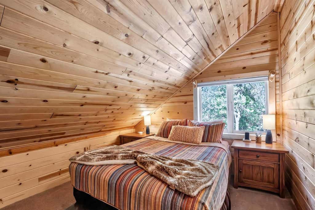 Off the Hook | Riverside McCall Cabin, Sleeps 12