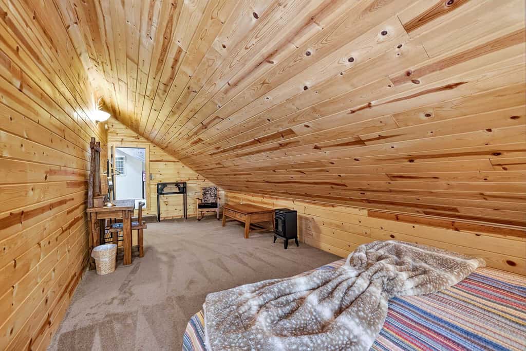 Off the Hook | Riverside McCall Cabin, Sleeps 12