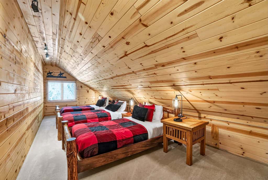 Off the Hook | Riverside McCall Cabin, Sleeps 12