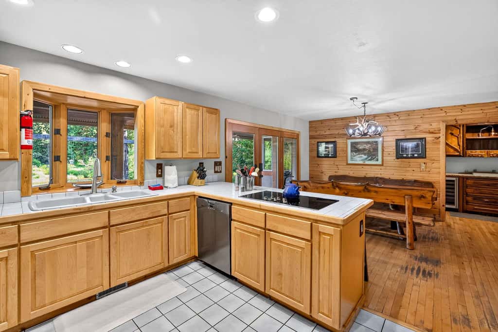 Off the Hook | Riverside McCall Cabin, Sleeps 12