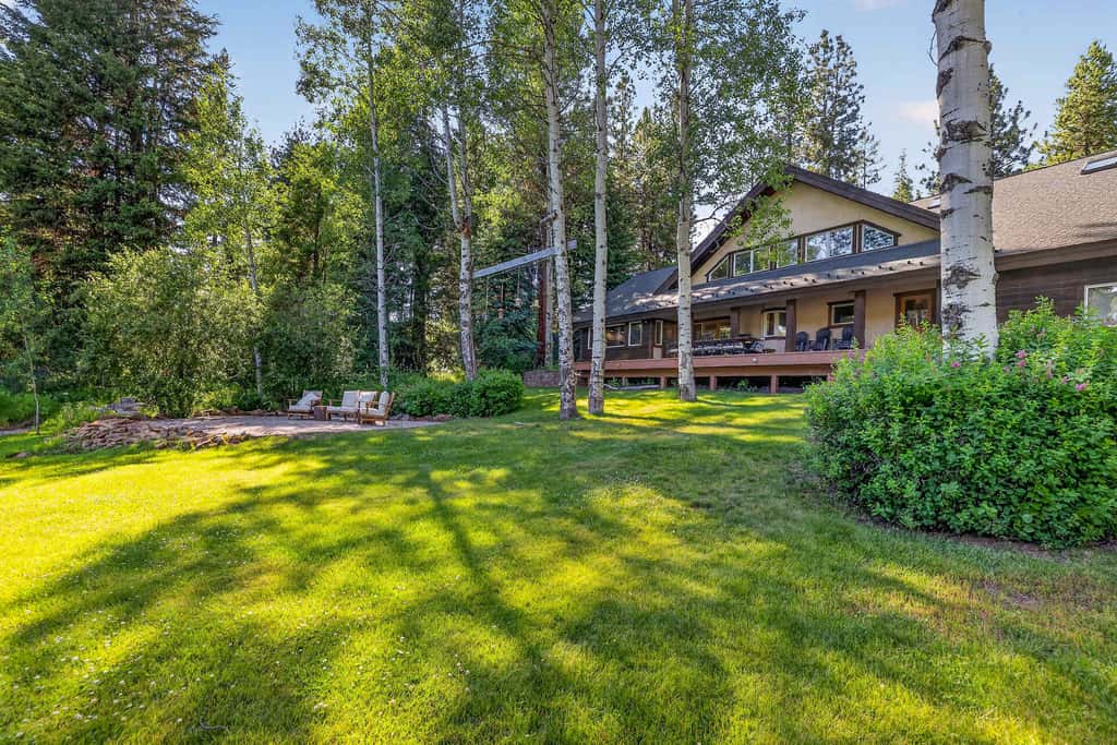 Off the Hook | Riverside McCall Cabin, Sleeps 12