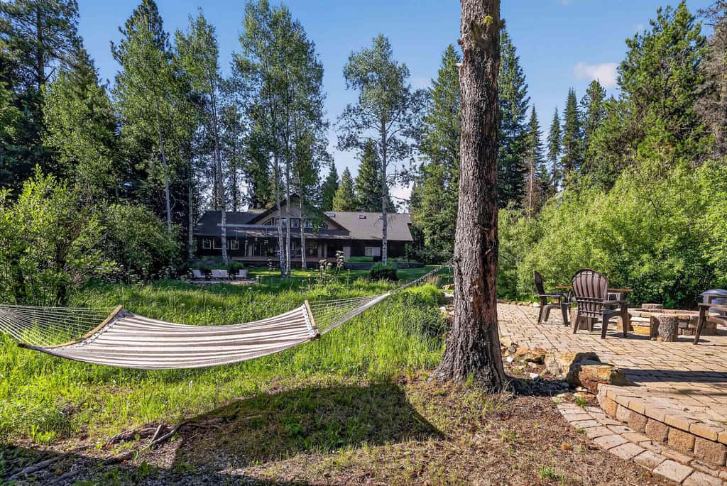 Off the Hook | Riverside McCall Cabin, Sleeps 12