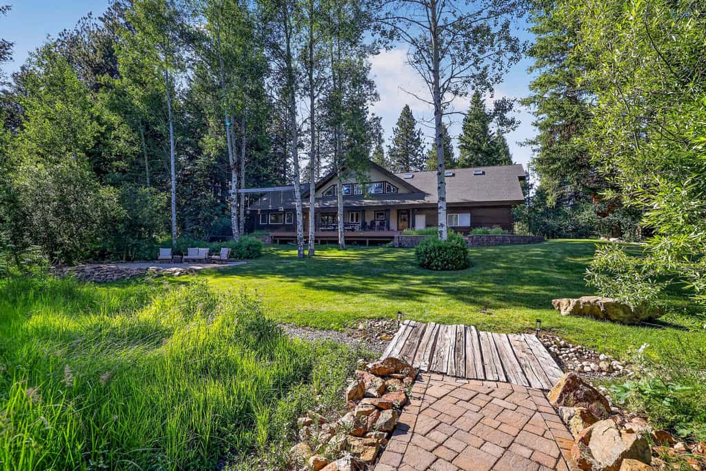 Off the Hook | Riverside McCall Cabin, Sleeps 12