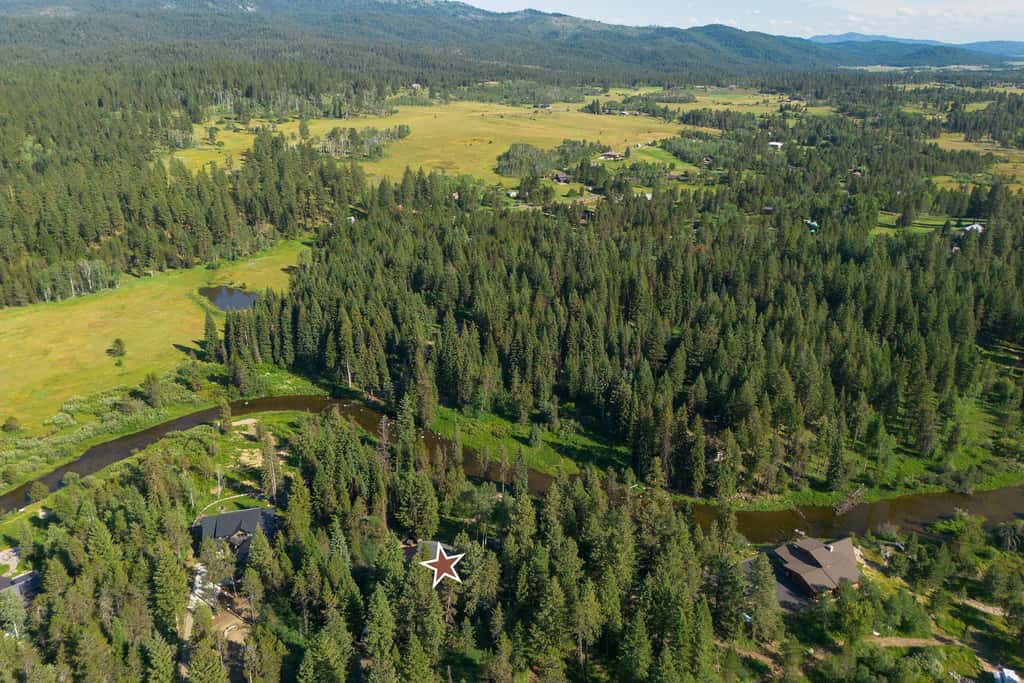 Off the Hook | Riverside McCall Cabin, Sleeps 12