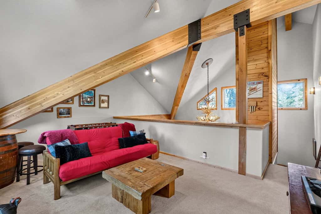 Off the Hook | Riverside McCall Cabin, Sleeps 12