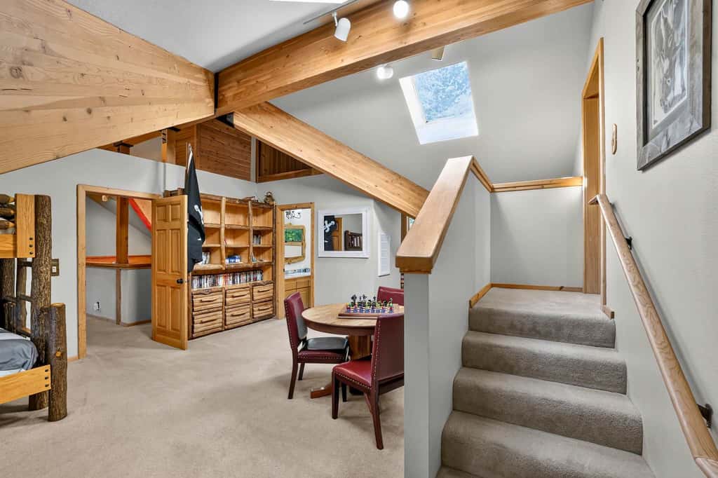 Off the Hook | Riverside McCall Cabin, Sleeps 12