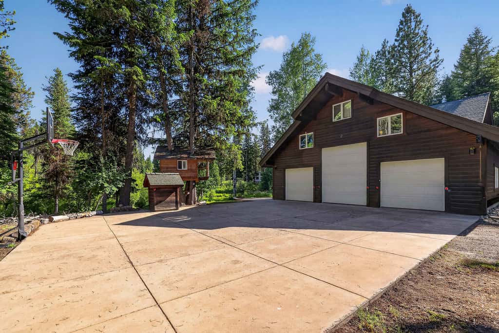 Off the Hook | Riverside McCall Cabin, Sleeps 12