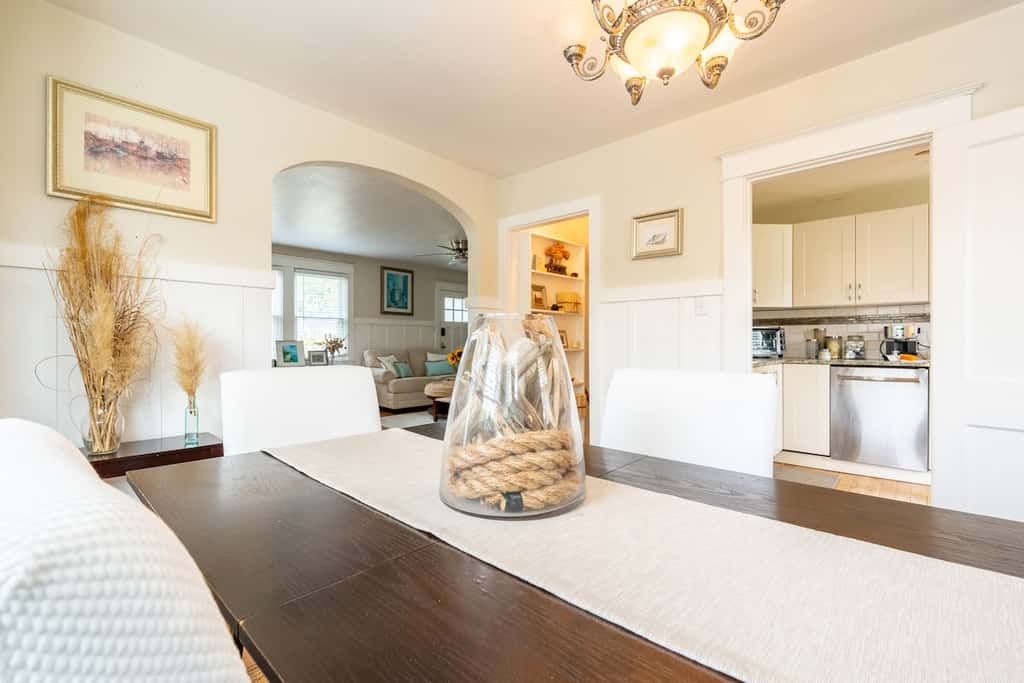 Hidden Wine Cellar  Eastport Retreat