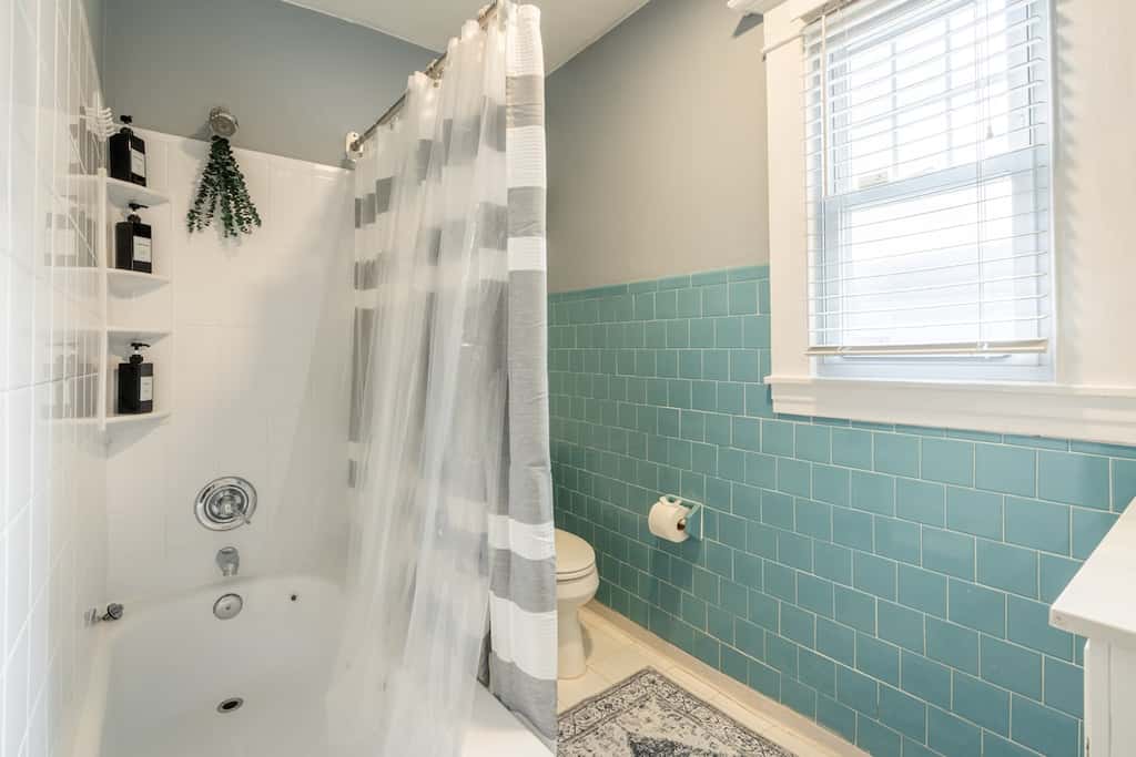 Pet-Friendly Eastport  Yard & Fire Pit